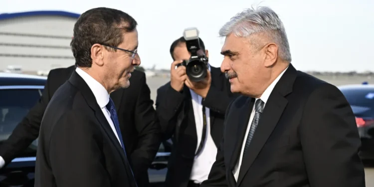 İsrail prezidenti Azərbaycana səfərə gəldi – Foto